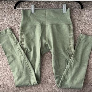 Alphalete Halo legging (sage green💚)